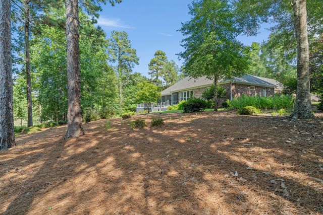 206 Timberton Dr., Hattiesburg, MS 39401