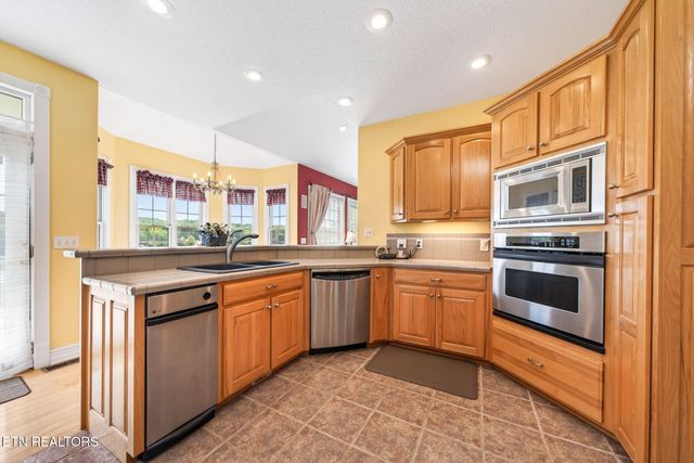 321 Magnolia Lane, Crossville, TN 38555