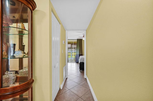 9121 Sunrise Lakes Blvd 106, Sunrise, FL 33322