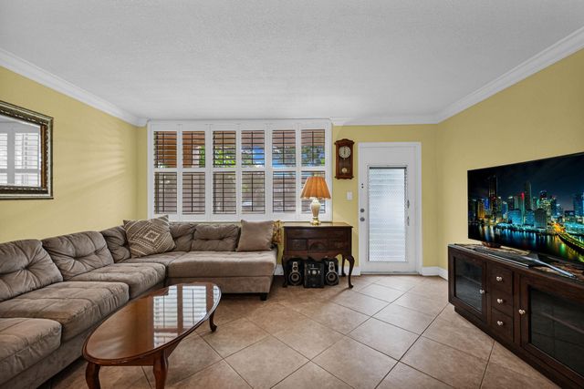 9121 Sunrise Lakes Blvd 106, Sunrise, FL 33322