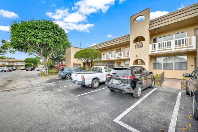 9121 Sunrise Lakes Blvd 106, Sunrise, FL 33322