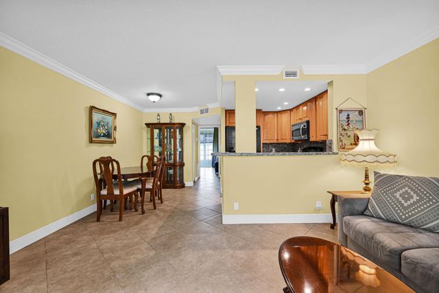 9121 Sunrise Lakes Blvd 106, Sunrise, FL 33322