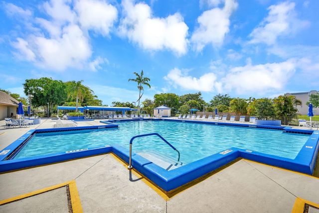 9121 Sunrise Lakes Blvd 106, Sunrise, FL 33322