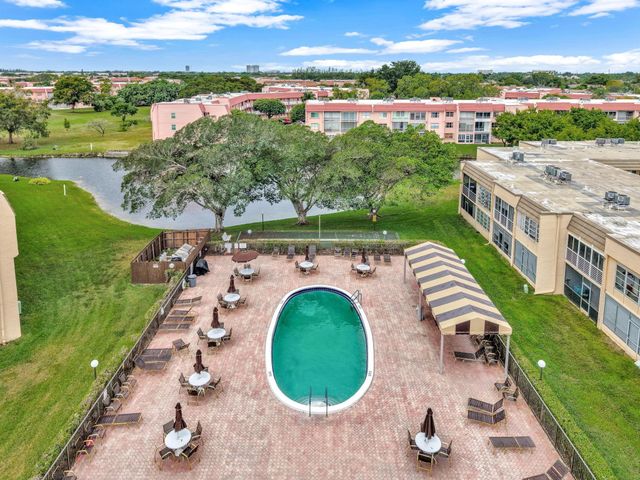 9121 Sunrise Lakes Blvd 106, Sunrise, FL 33322