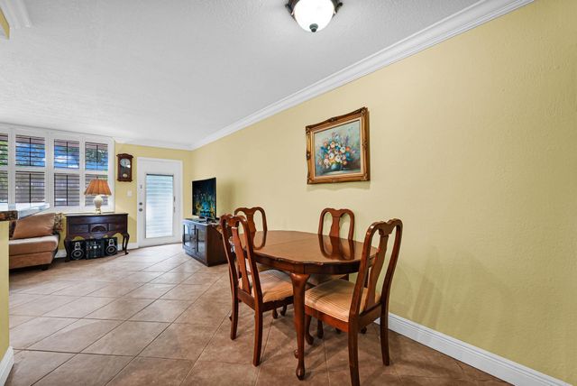 9121 Sunrise Lakes Blvd 106, Sunrise, FL 33322