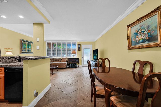 9121 Sunrise Lakes Blvd 106, Sunrise, FL 33322