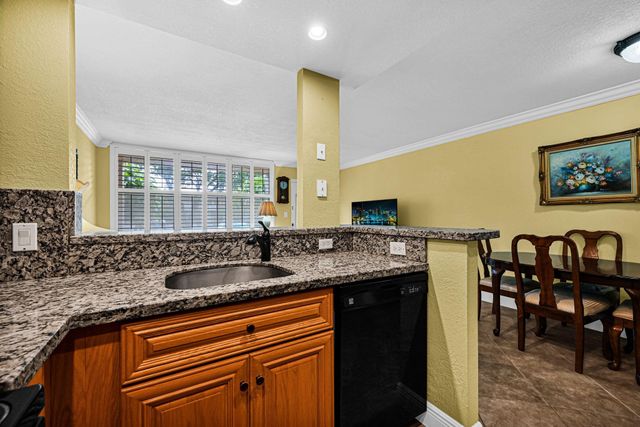 9121 Sunrise Lakes Blvd 106, Sunrise, FL 33322