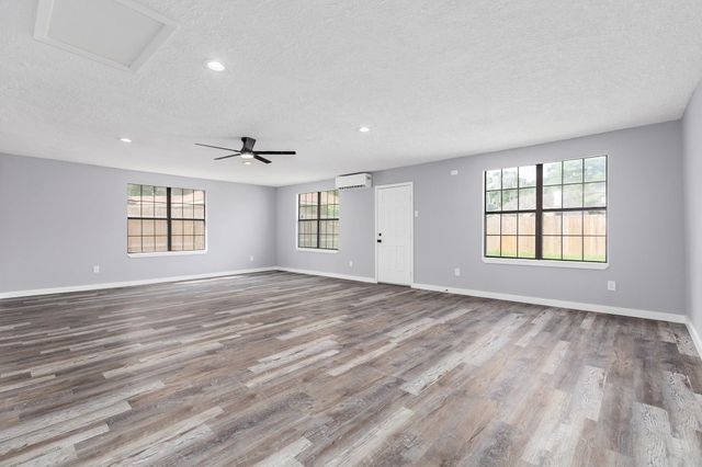 11527 Corola Trail Drive, Houston, TX 77066
