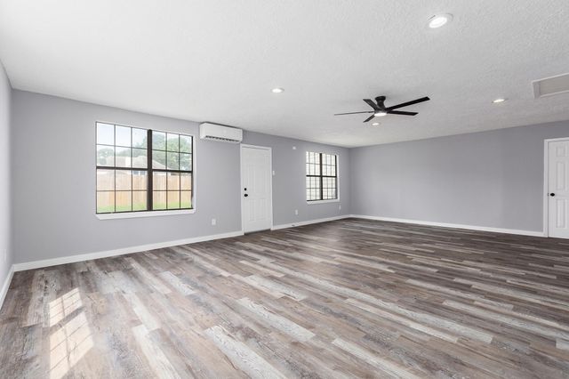 11527 Corola Trail Drive, Houston, TX 77066
