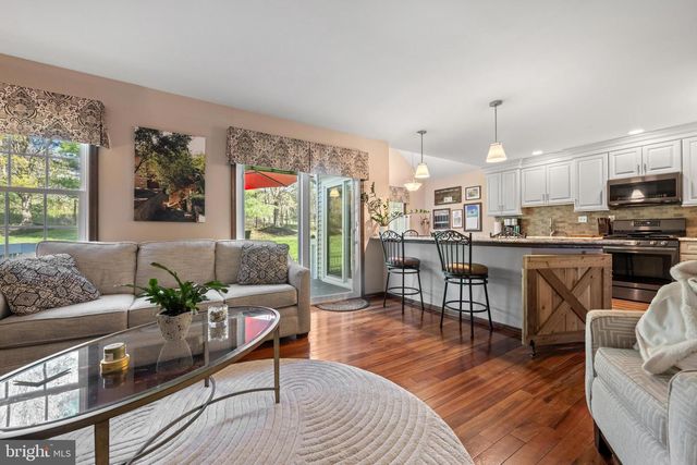 102 FILLY DR, North Wales, PA 19454