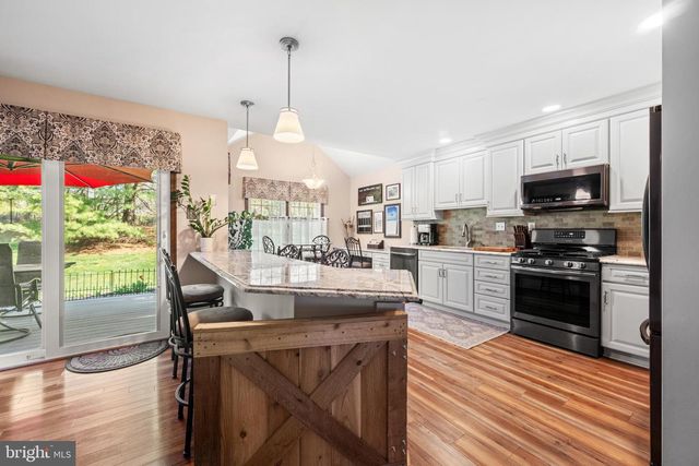 102 FILLY DR, North Wales, PA 19454