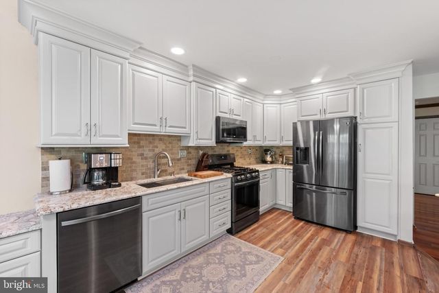 102 FILLY DR, North Wales, PA 19454