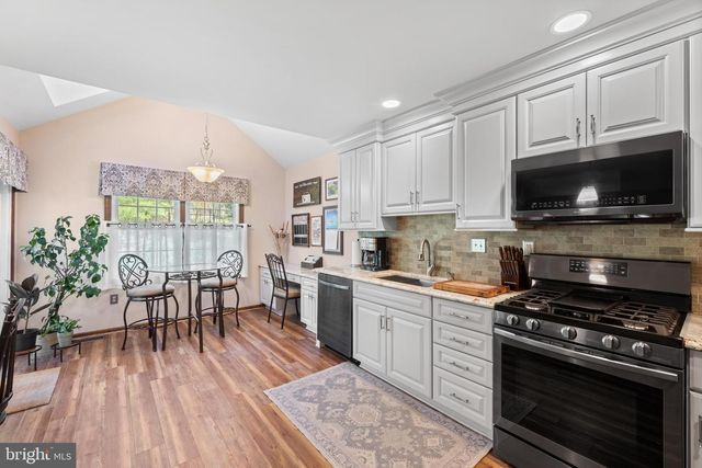 102 FILLY DR, North Wales, PA 19454