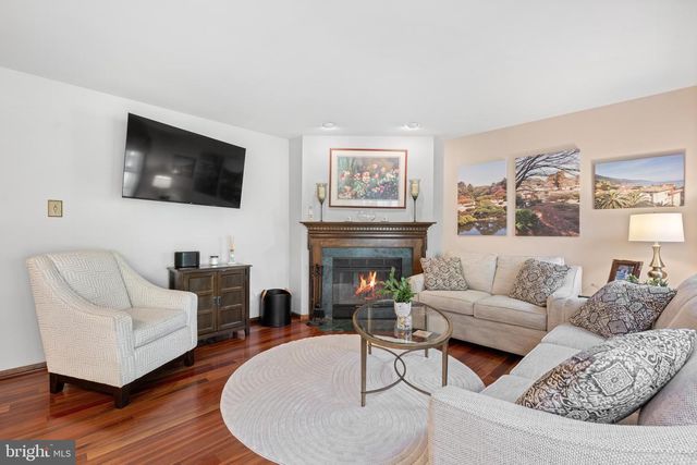 102 FILLY DR, North Wales, PA 19454