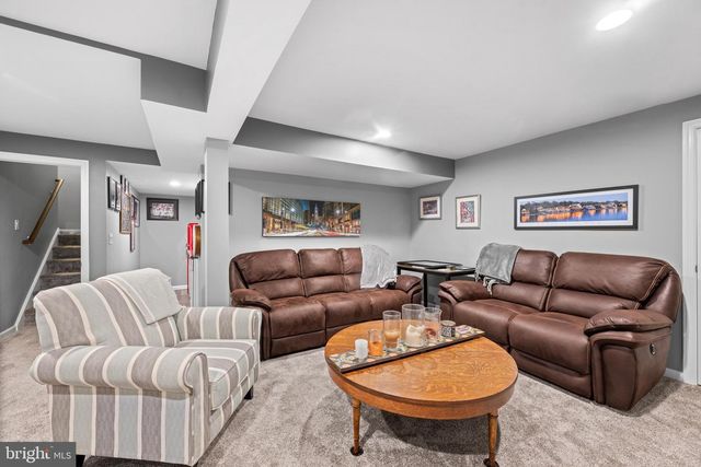 102 FILLY DR, North Wales, PA 19454