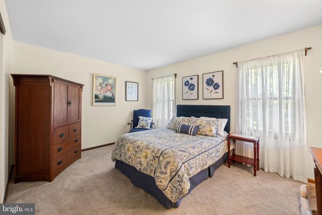 102 FILLY DR, North Wales, PA 19454