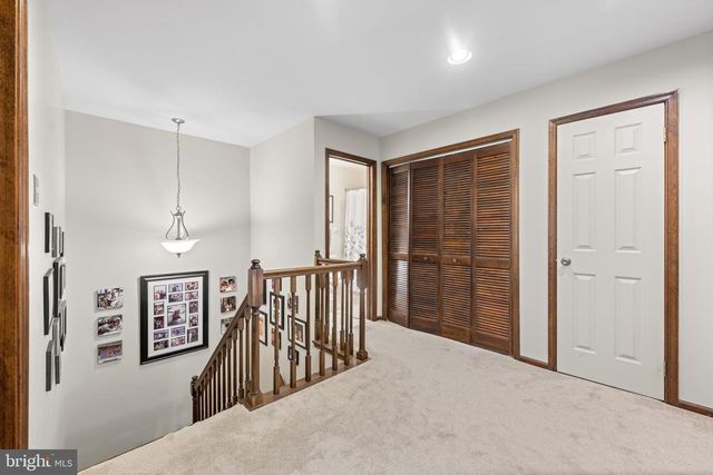 102 FILLY DR, North Wales, PA 19454