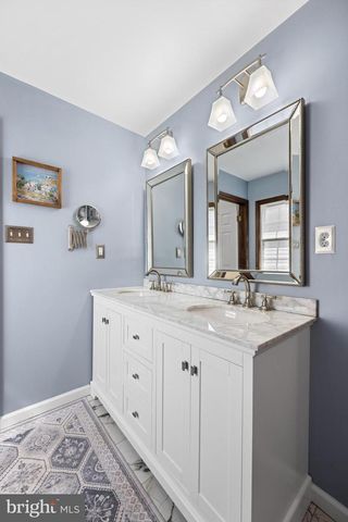 102 FILLY DR, North Wales, PA 19454