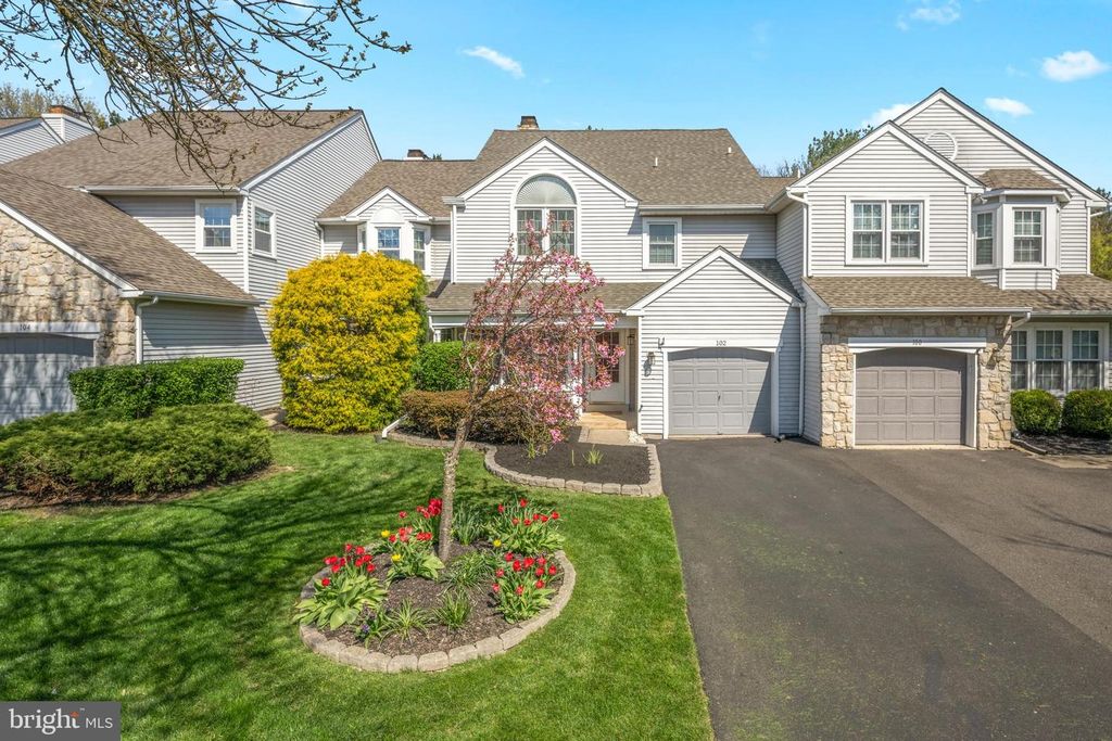 102 FILLY DR, North Wales, PA 19454