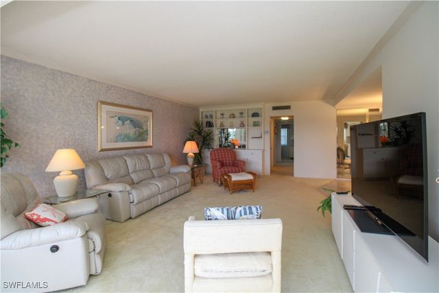 3400 Gulf Shore BLVD N B4, Naples, FL 34103