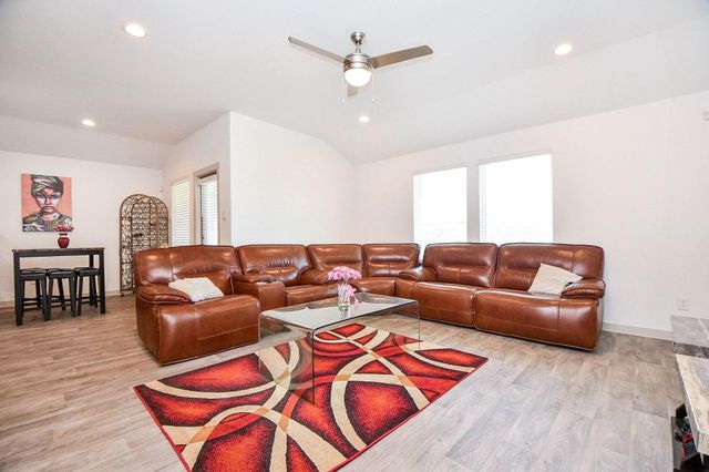 8134 Sugar Cane Lane, Rosharon, TX 77583