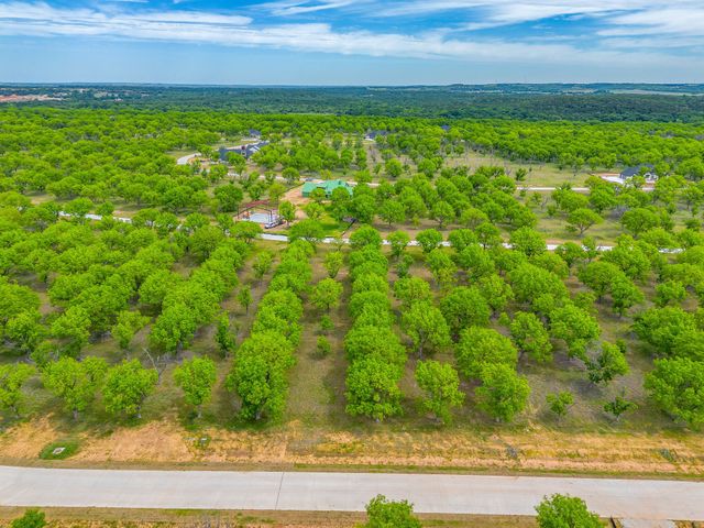 2354 E Landings S, Granbury, TX 76049