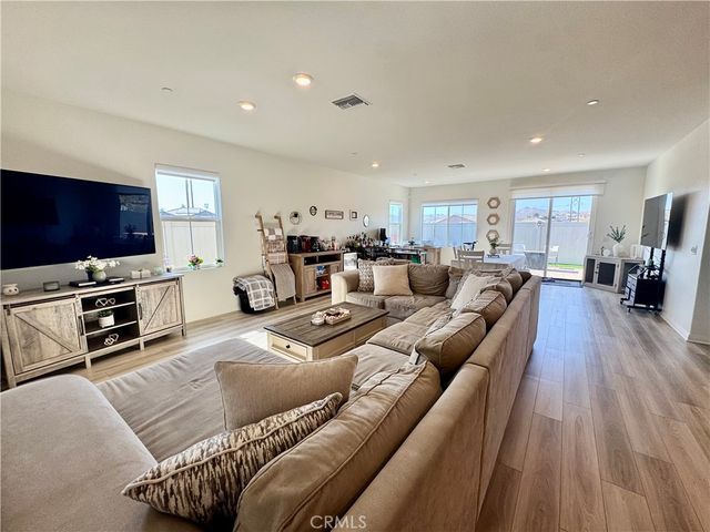 41020 Burnet Street, Lake Elsinore, CA 92532