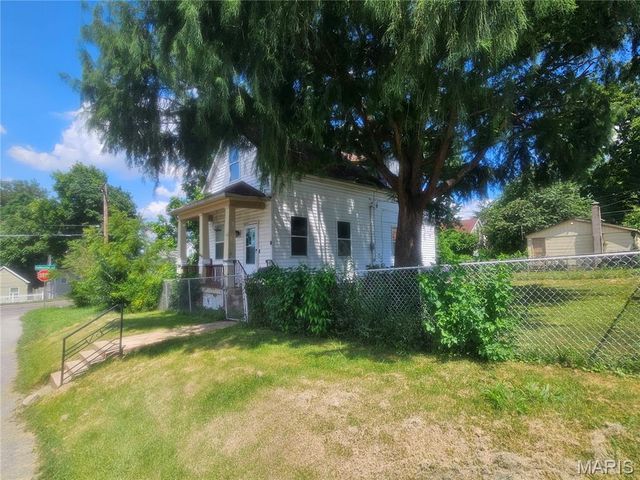 804 Regina Avenue, St Louis, MO 63125