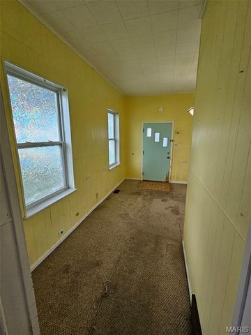 804 Regina Avenue, St Louis, MO 63125