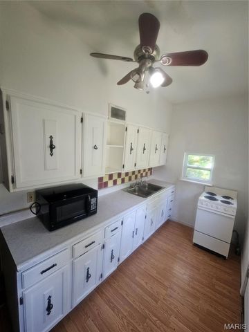804 Regina Avenue, St Louis, MO 63125