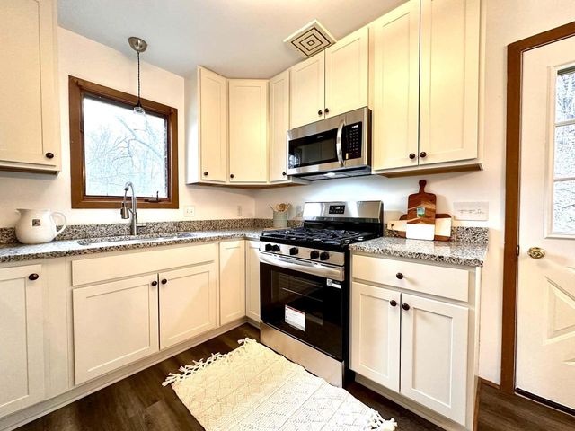 29933 Greenleaf DRIVE, Burlington, WI 53105