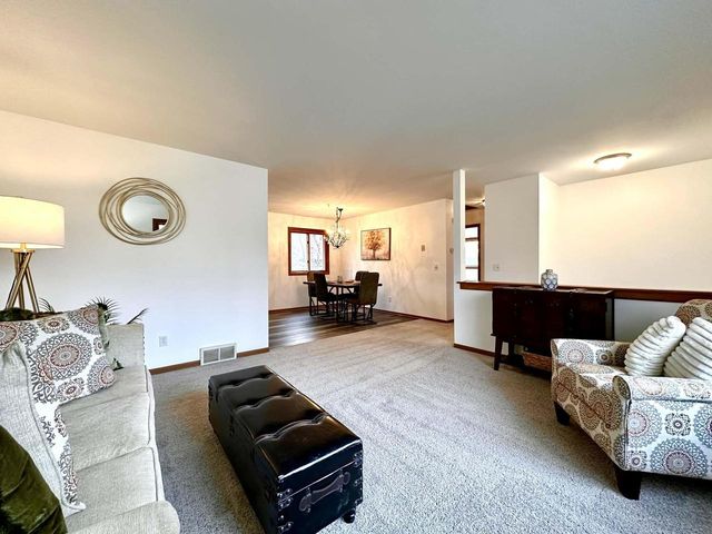 29933 Greenleaf DRIVE, Burlington, WI 53105