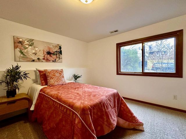 29933 Greenleaf DRIVE, Burlington, WI 53105