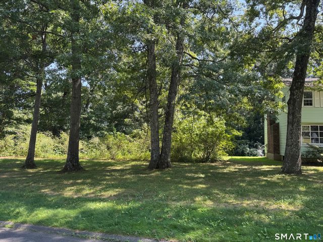 23 Maplewood Drive, Ellington, CT 06029