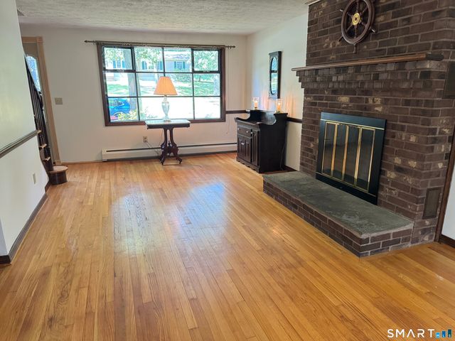 23 Maplewood Drive, Ellington, CT 06029