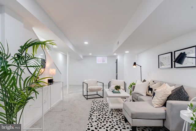 3724 SYLVAN DR, Baltimore, MD 21207