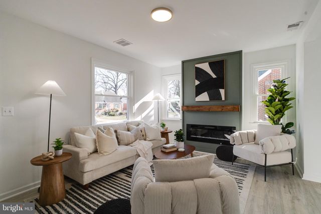 3724 SYLVAN DR, Baltimore, MD 21207