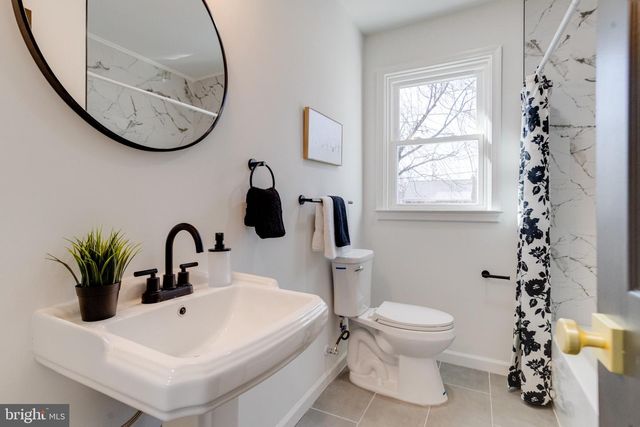 3724 SYLVAN DR, Baltimore, MD 21207