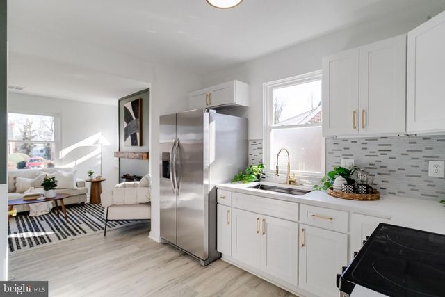 3724 SYLVAN DR, Baltimore, MD 21207