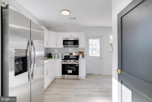 3724 SYLVAN DR, Baltimore, MD 21207