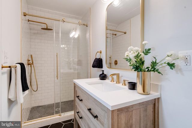 3724 SYLVAN DR, Baltimore, MD 21207