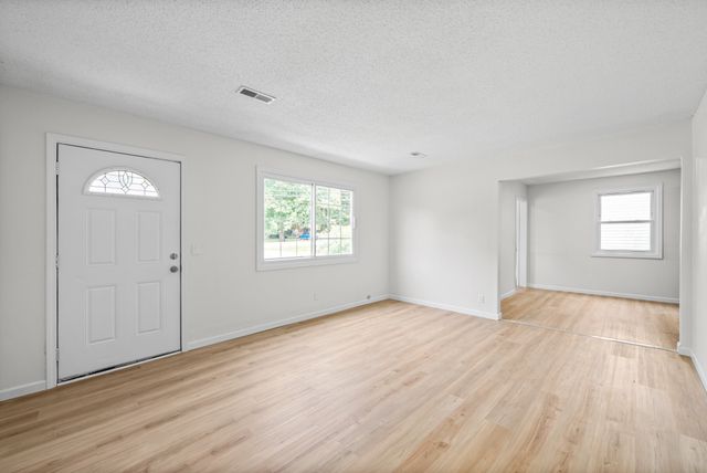 216 Tobacco Rd, Clarksville, TN 37042