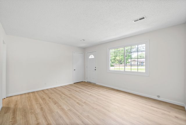 216 Tobacco Rd, Clarksville, TN 37042
