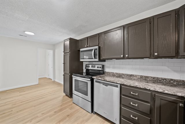 216 Tobacco Rd, Clarksville, TN 37042