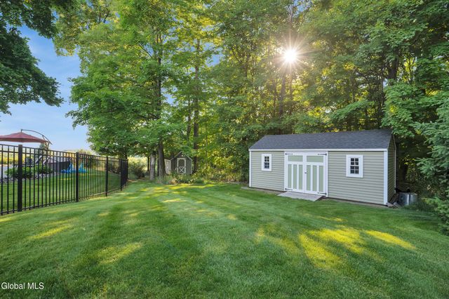 1 Tansy Court, North Greenbush, NY 12198