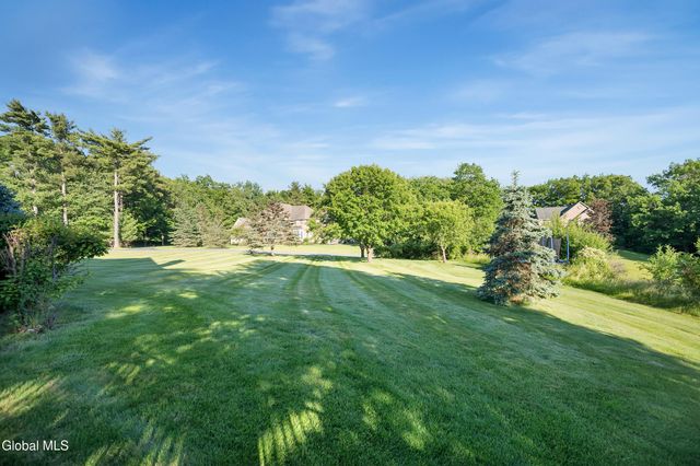 1 Tansy Court, North Greenbush, NY 12198