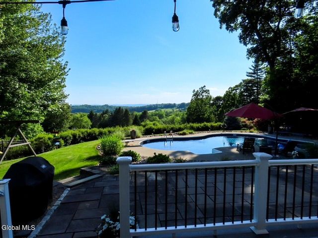 1 Tansy Court, North Greenbush, NY 12198
