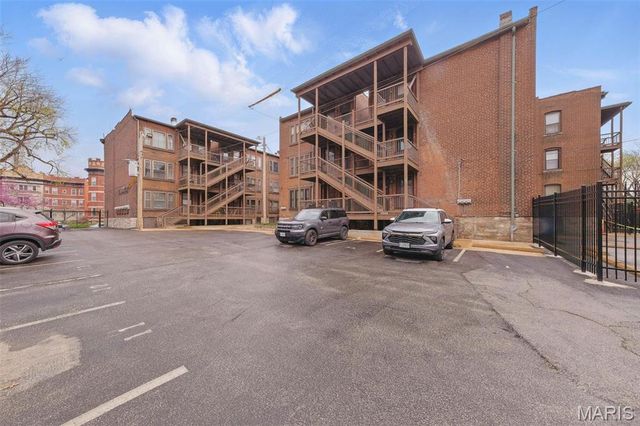 4500 McPherson Avenue 2W, St Louis, MO 63108