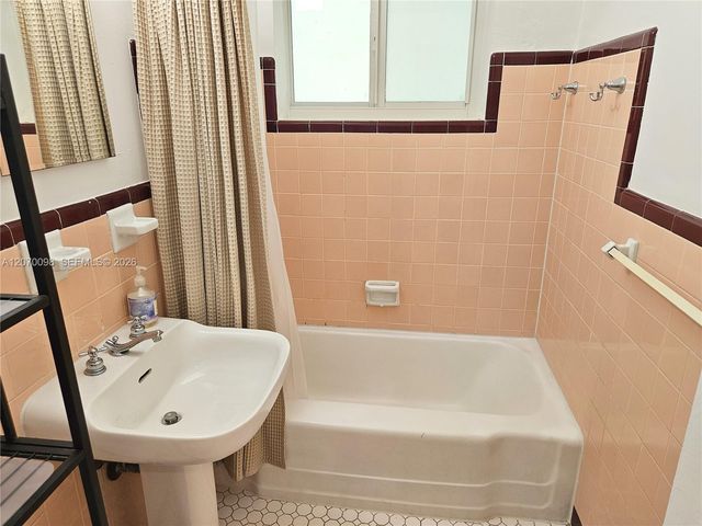 6624 SW 78th Terrace, South Miami, FL 33143