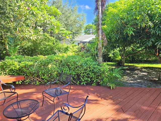 6624 SW 78th Terrace, South Miami, FL 33143